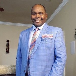 Meet your Posher, Lawrence